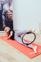 Мат для аэробики 10 мм красный с кольцами