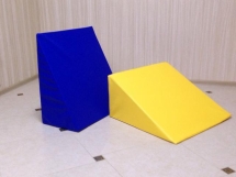 Мягкий модуль Треугольник 600*300*150 (мм) Мягкий модуль Треугольник 600*300*150 (мм)