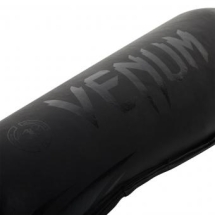 Щитки Venum Challenger - Neo Black