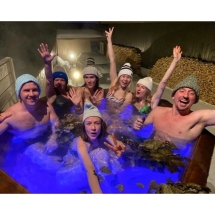 Сибирский банный чан "Добрыня Никитич" на бревнах + печь (нерж. сталь) 1850 мм Сибирский банный чан "Добрыня Никитич" на бревнах + печь (нерж. сталь) 1850 мм