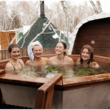 Сибирский банный чан "Добрыня Никитич" на подставке 1850 мм опора - нерж. сталь Сибирский банный чан "Добрыня Никитич" на подставке 1850 мм опора - нерж. сталь