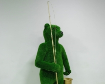 Топиари медведь Михайло рыбак - газон Eco Топиари медведь Михайло рыбак - газон Eco