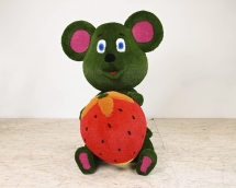 Топиари Мышка с клубничкой, h=190 см - газон Eco Топиари Мышка с клубничкой, h=190 см - газон Eco