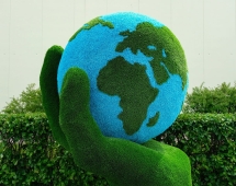 Топиари Земной шар в руке - газон Eco