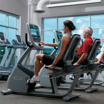 Горизонтальный велотренажер PRECOR RBK 885 Горизонтальный велотренажер PRECOR RBK 885