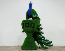 Топиари композиция Павлин на вазоне греческом - газон Eco