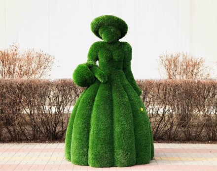 Топиари леди с корзинкой, Вероника - газон Deluxe, фото 1