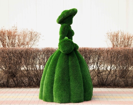 Топиари леди с корзинкой, Вероника - газон Deluxe, фото 3