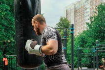 Стойка боксерская (с 2 мешками)